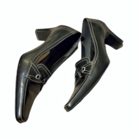 Connie women's Black point toe heels. - Picture 6 of 8